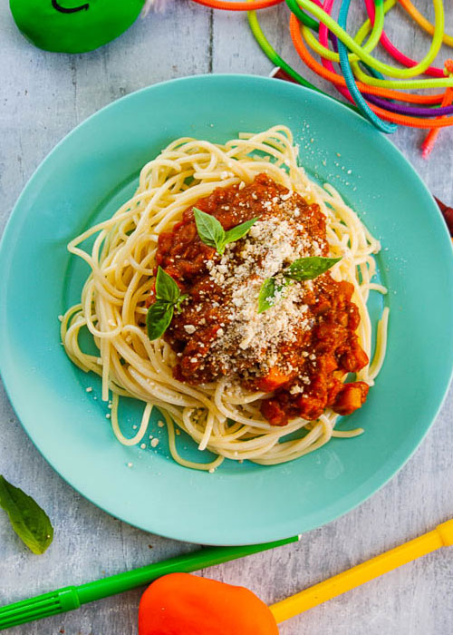 vegane-kinder-linsenbolognese-spaghetti